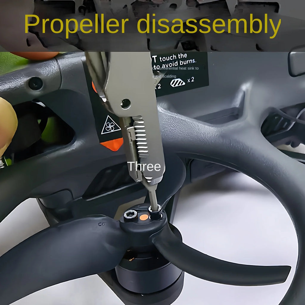 TitanKey™ – Kieszonkowy Czołg 16w1 Na Każdą Nagłą Awarię
