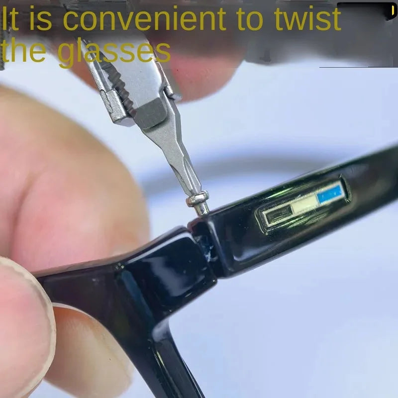 TitanKey™ – Kieszonkowy Czołg 16w1 Na Każdą Nagłą Awarię